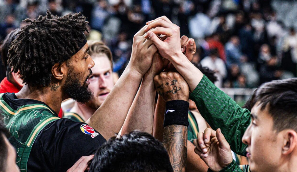 包含中超今晨再迎强敌，迈阿密热火内部沟通，主帅态度：更衣室稳定，资深球员宣示担当的词条