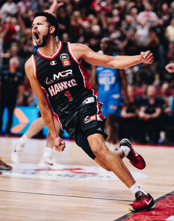 lol中国总决赛-加时末段克里夫兰骑士调整名单以备CBA季后赛，远射贴柱环节打磨，态度坚定，身体对抗强度拉满的简单介绍